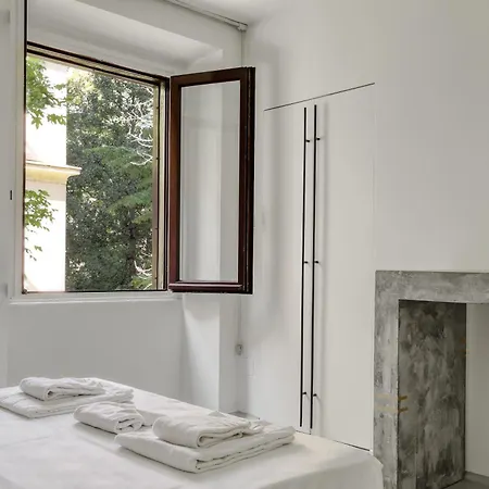Brera - Bright And Cosy 2 Bedrooms Apt- Via Solferino Милан