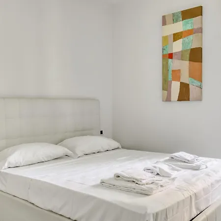 Brera - Bright And Cosy 2 Bedrooms Apt- Via Solferino